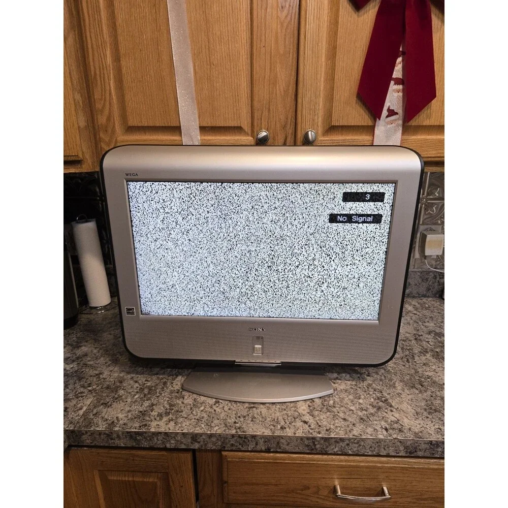 Sony Wega KLV23M1 23Inch M Series LCD Wega Flat Panel Television RARE G3D